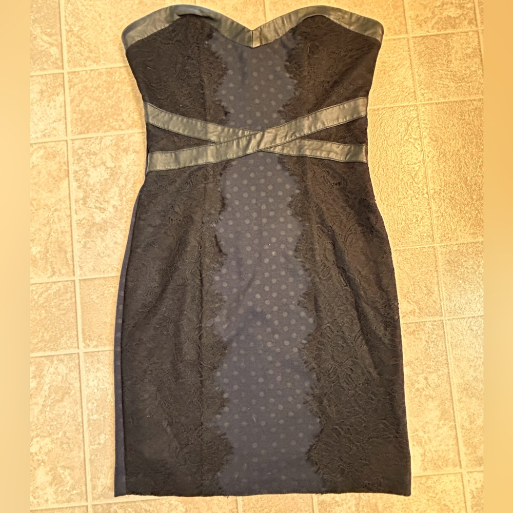 Guess Los Angeles strapless dress, featuring lace and faux leather accents. Sz 2